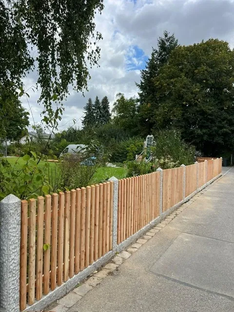 Holzzaun in Leverkusen - fachgerechte Ausführung vor Ort